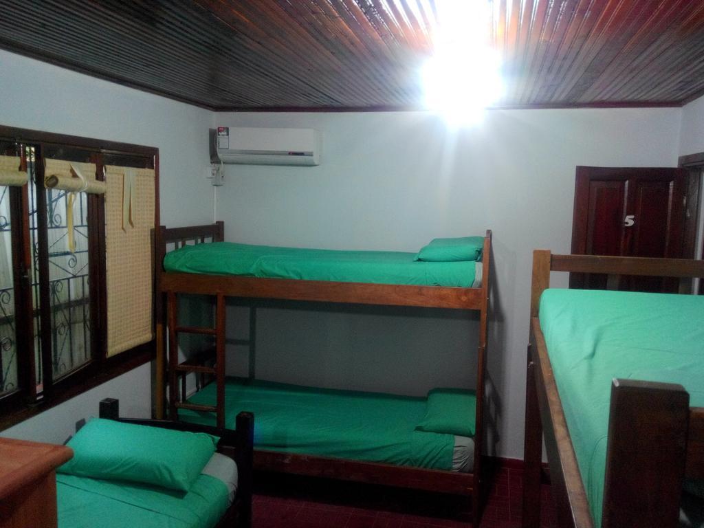 Iguazu Rey Hostel Пуерто-Іґуасу Екстер'єр фото