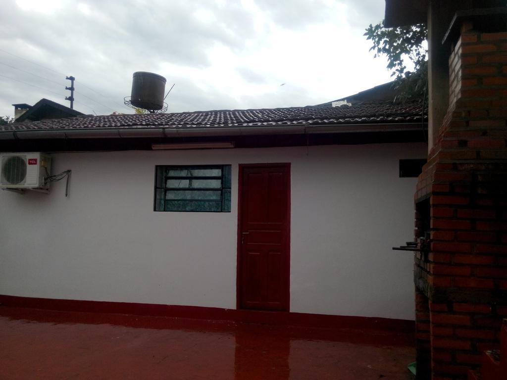 Iguazu Rey Hostel Пуерто-Іґуасу Екстер'єр фото