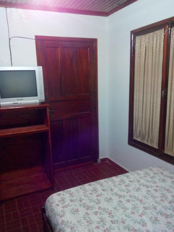 Iguazu Rey Hostel Пуерто-Іґуасу Екстер'єр фото