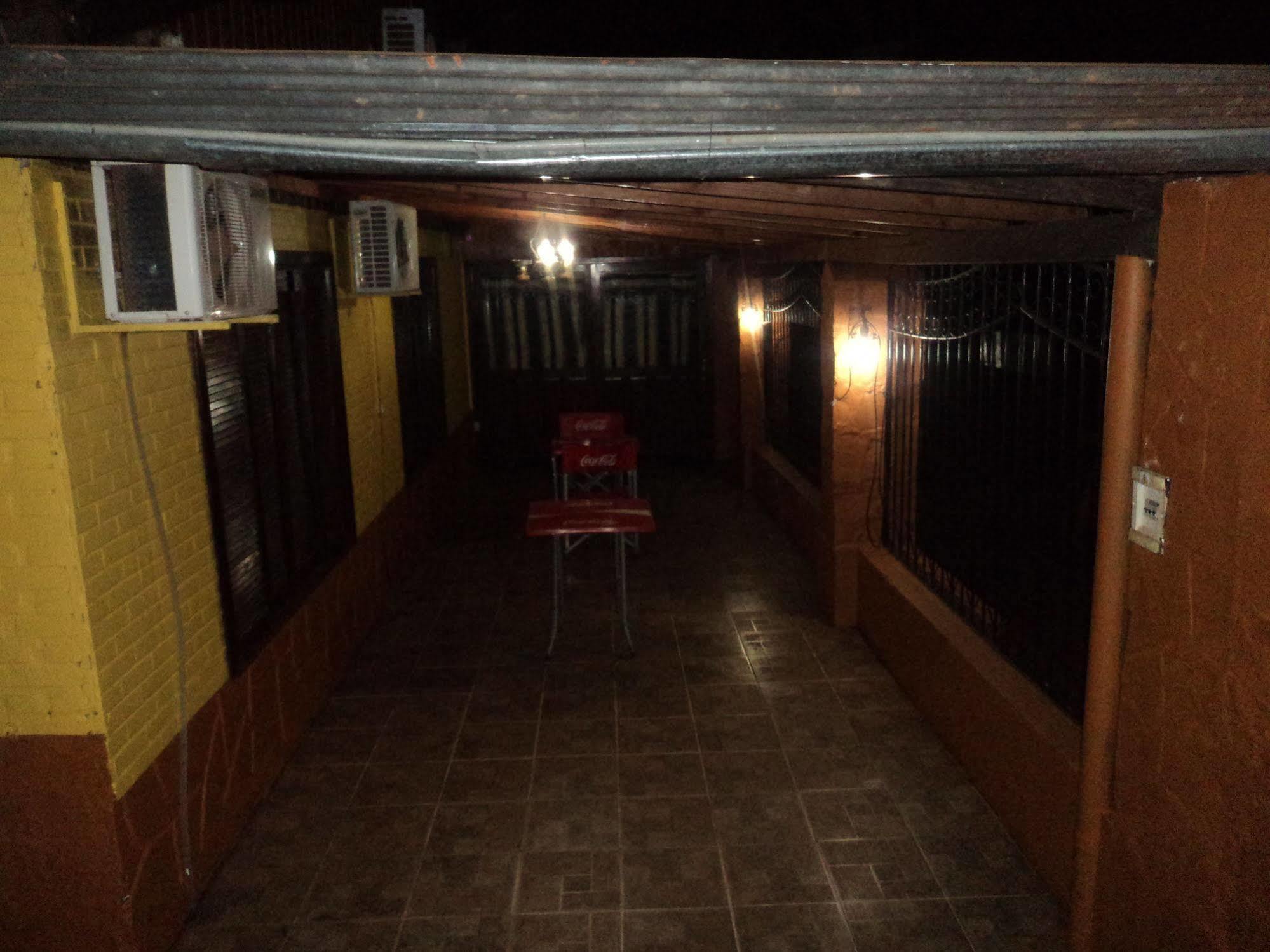 Iguazu Rey Hostel Пуерто-Іґуасу Екстер'єр фото