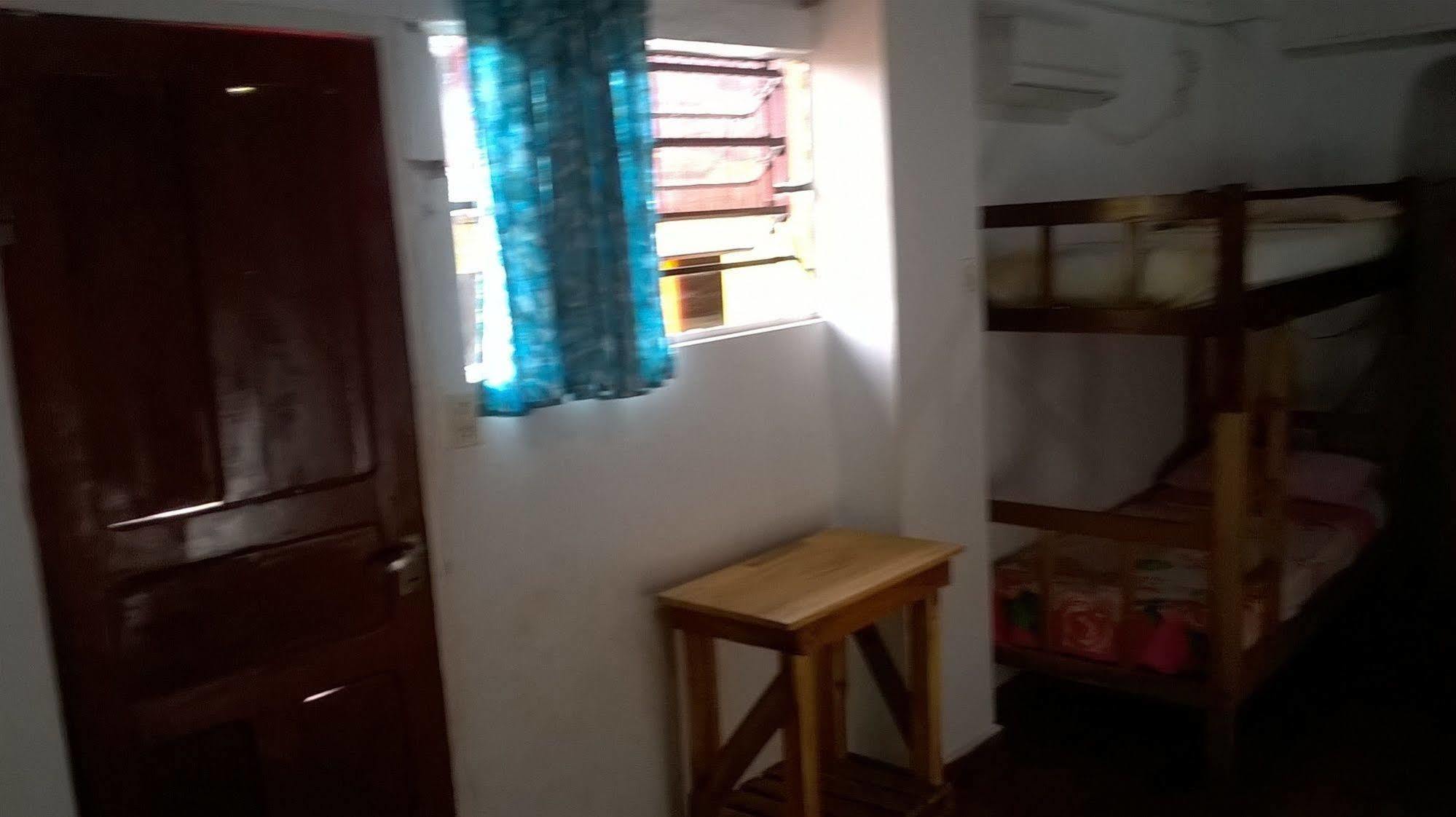 Iguazu Rey Hostel Пуерто-Іґуасу Екстер'єр фото